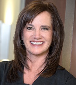 Headshot of dental hygienist Cindy
